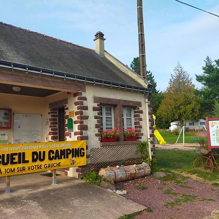 Camping Le Val Aux Fees - Broceliande Concoret Eksteriør billede