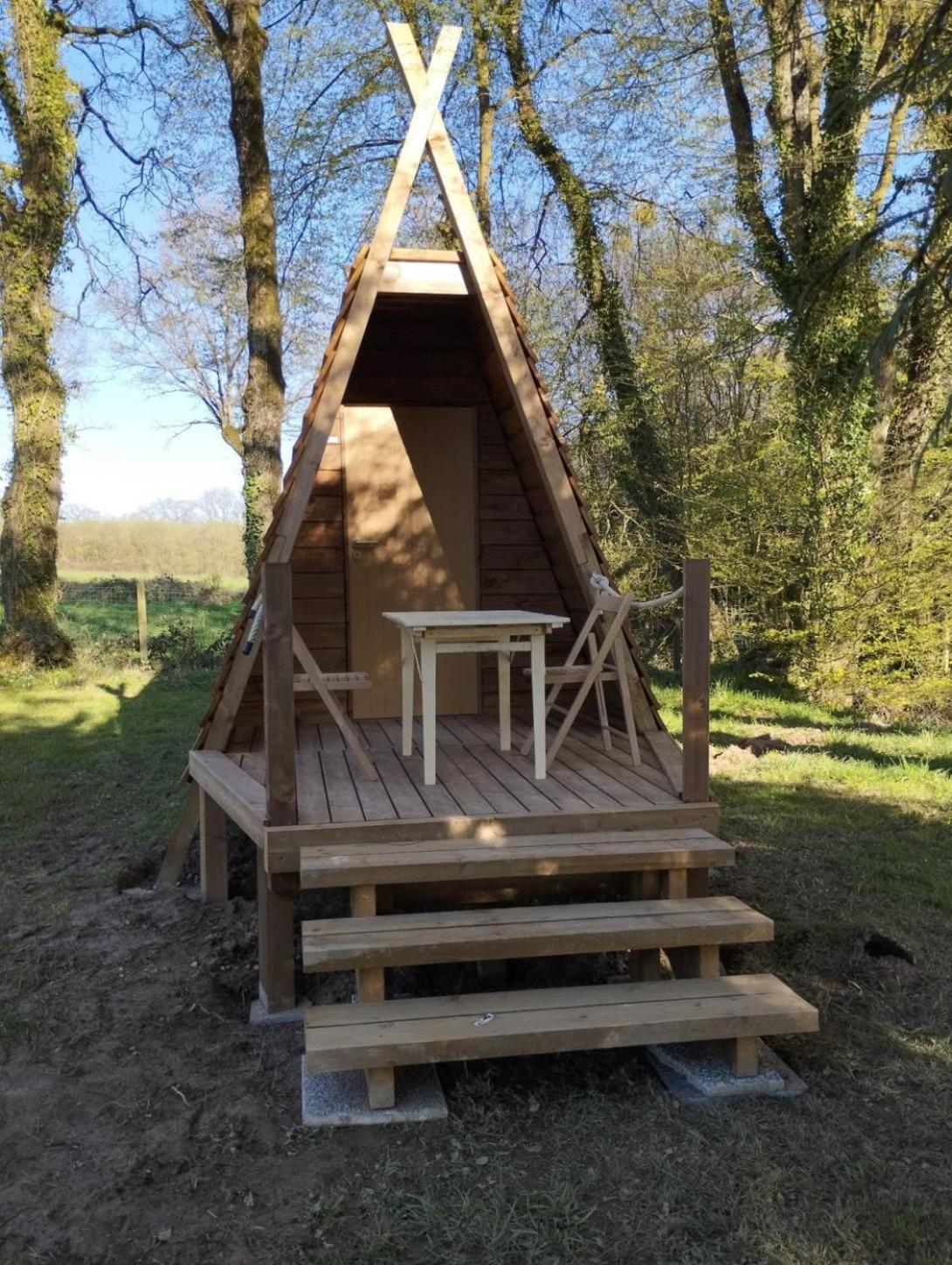Camping Le Val Aux Fees - Broceliande Concoret Eksteriør billede