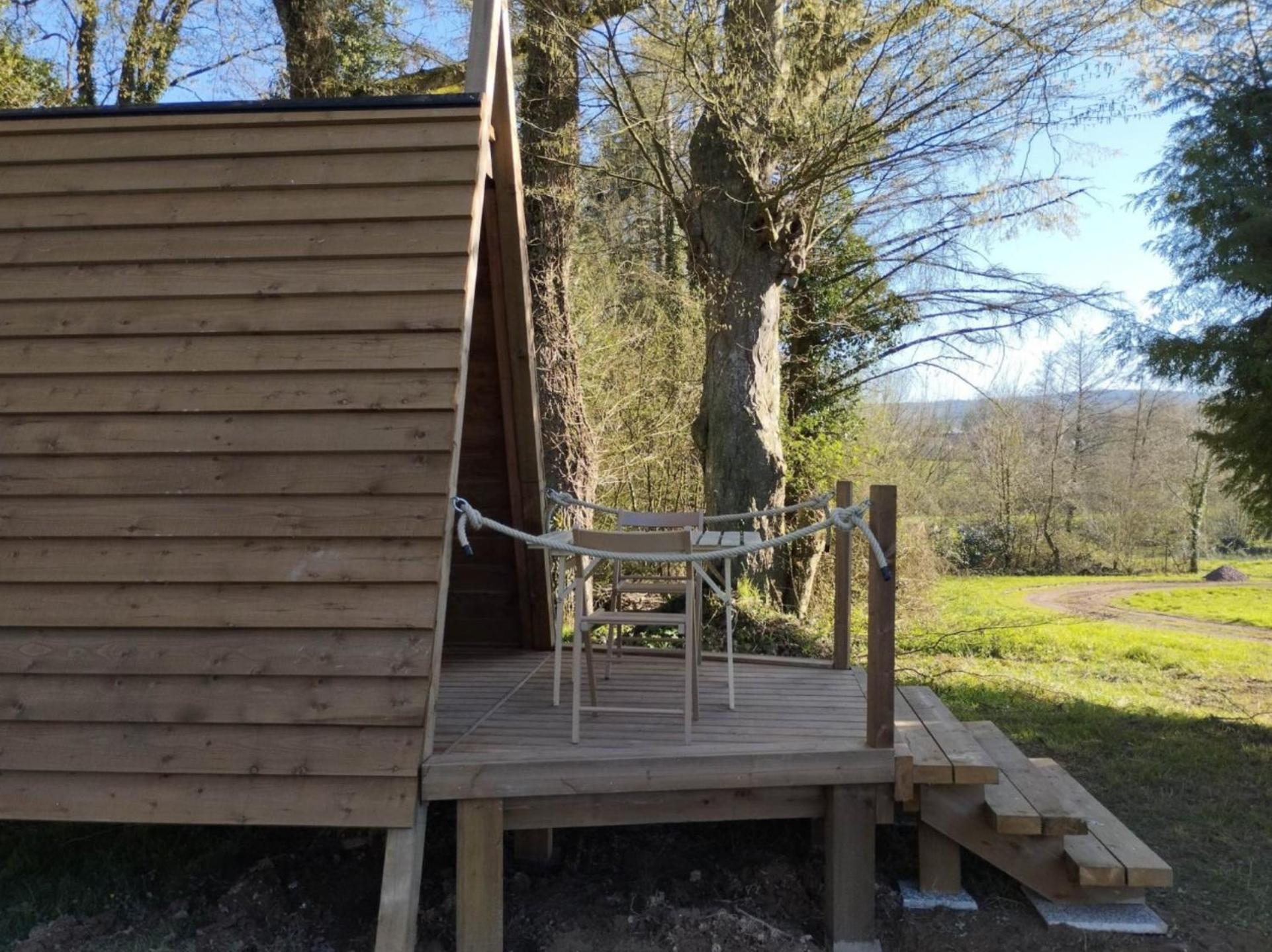 Camping Le Val Aux Fees - Broceliande Concoret Eksteriør billede