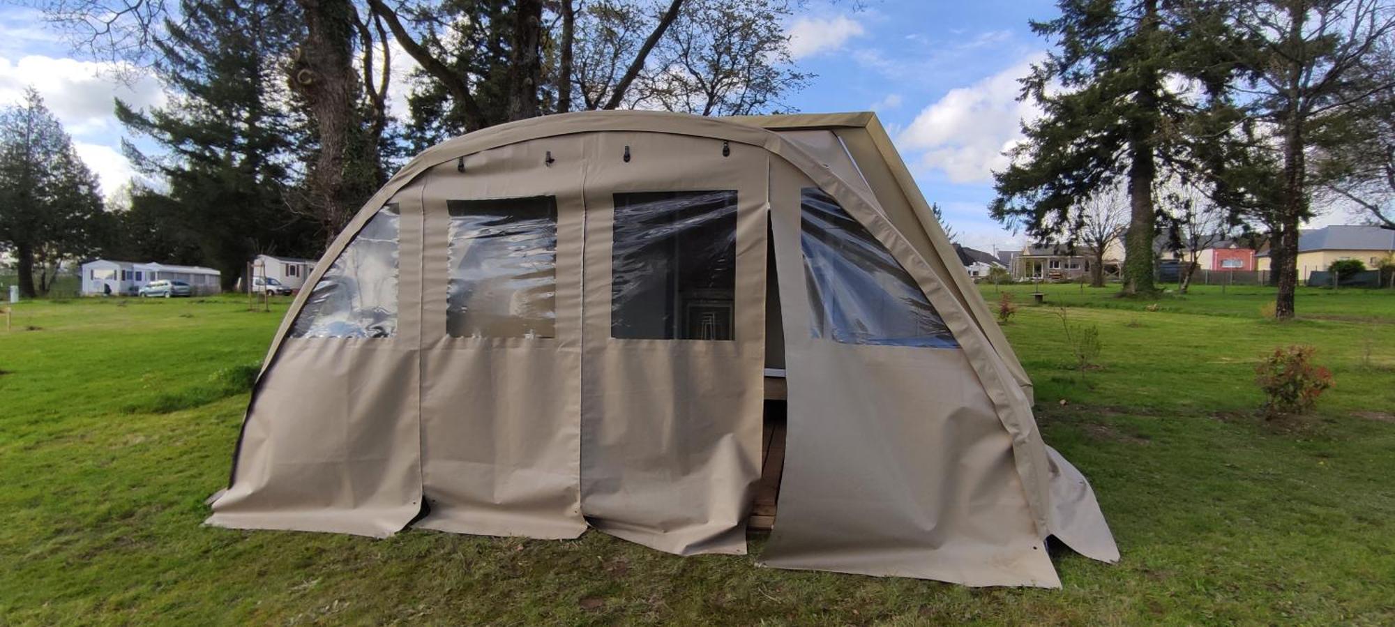 Camping Le Val Aux Fees - Broceliande Concoret Eksteriør billede