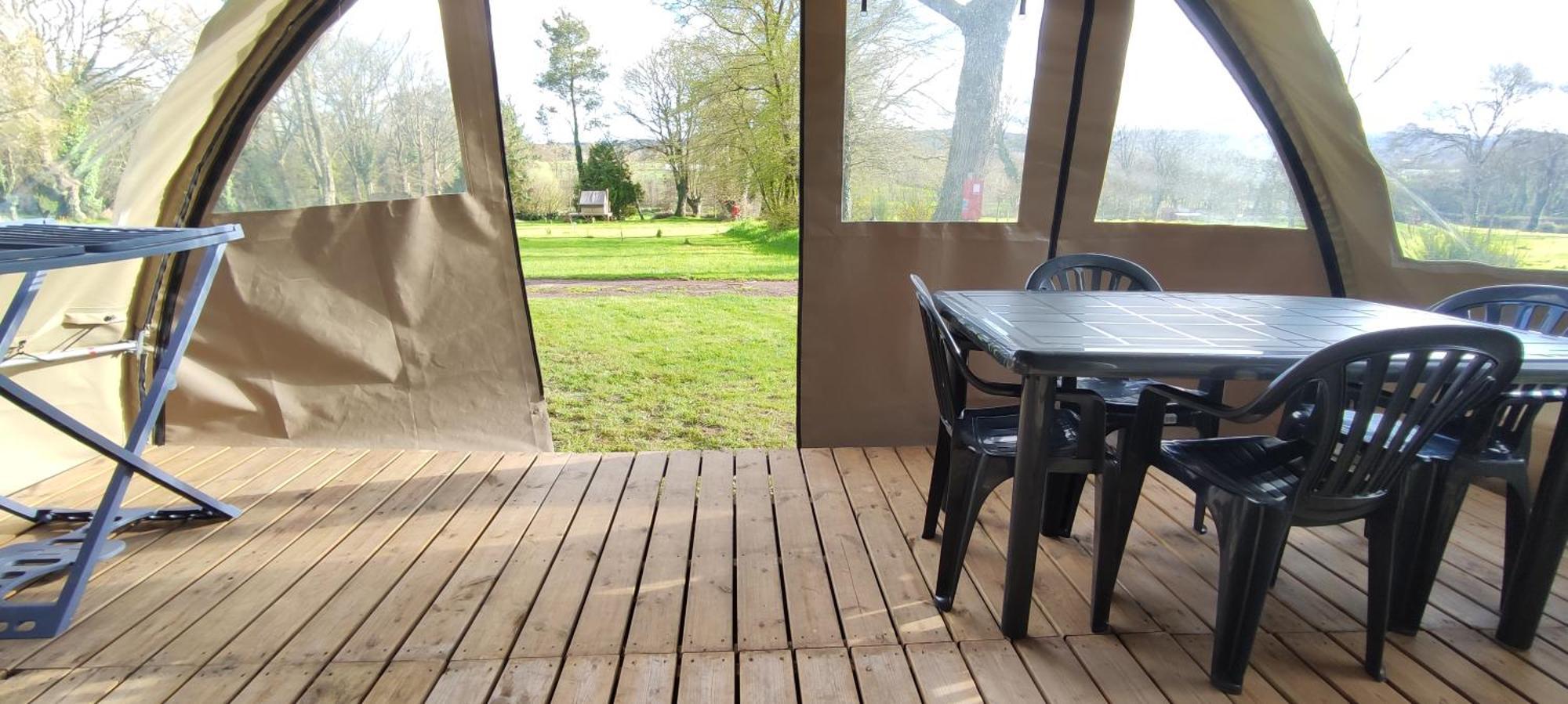 Camping Le Val Aux Fees - Broceliande Concoret Eksteriør billede