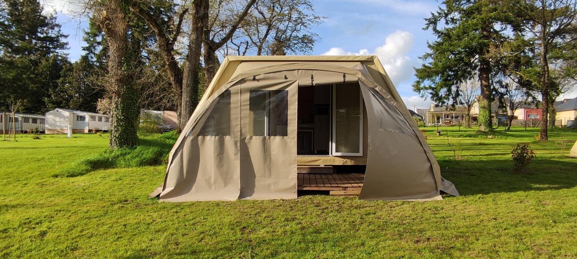 Camping Le Val Aux Fees - Broceliande Concoret Eksteriør billede