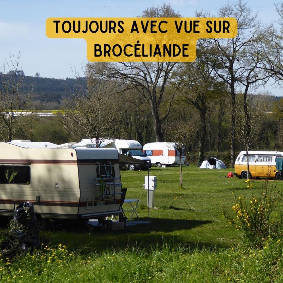 Camping Le Val Aux Fees - Broceliande Concoret Eksteriør billede