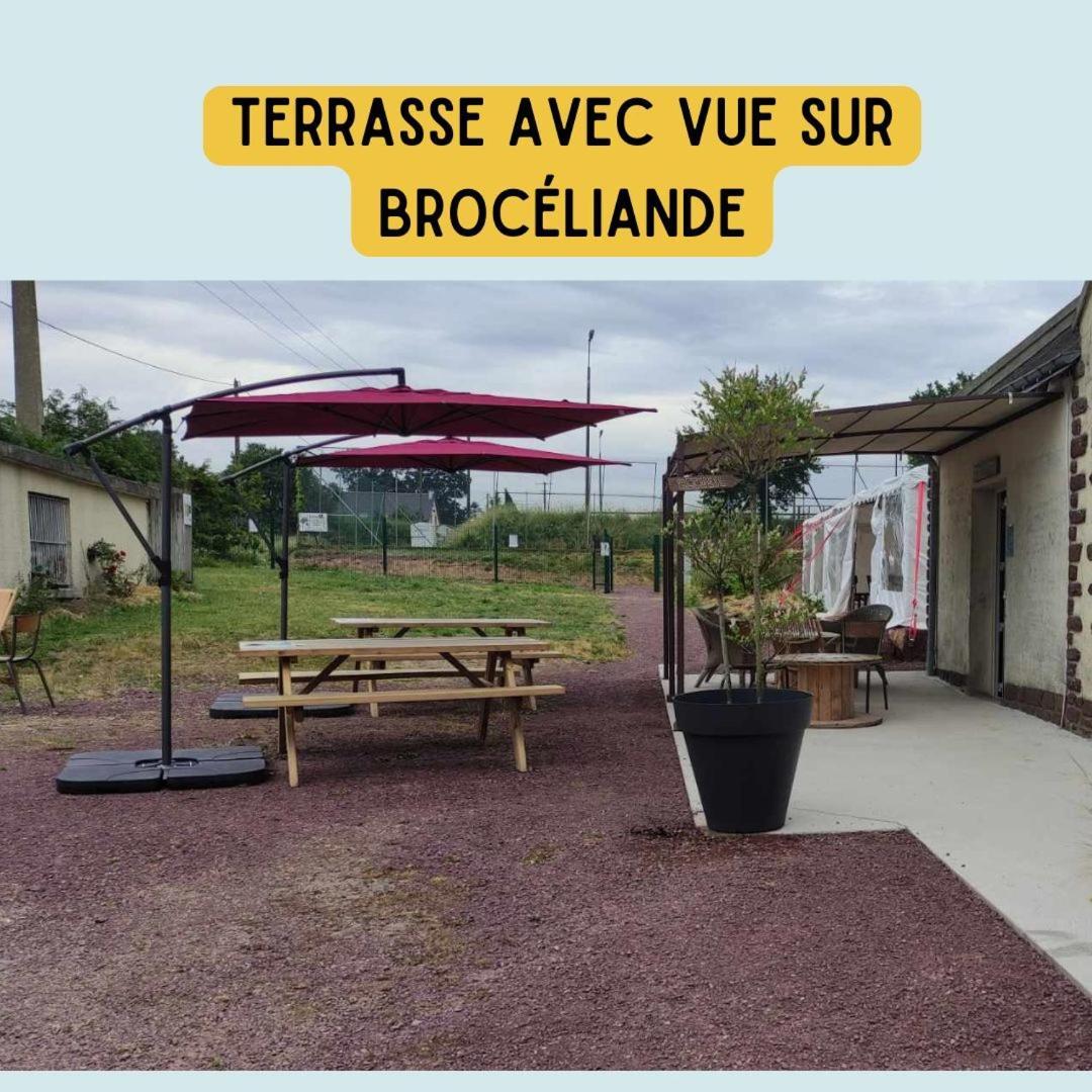 Camping Le Val Aux Fees - Broceliande Concoret Eksteriør billede