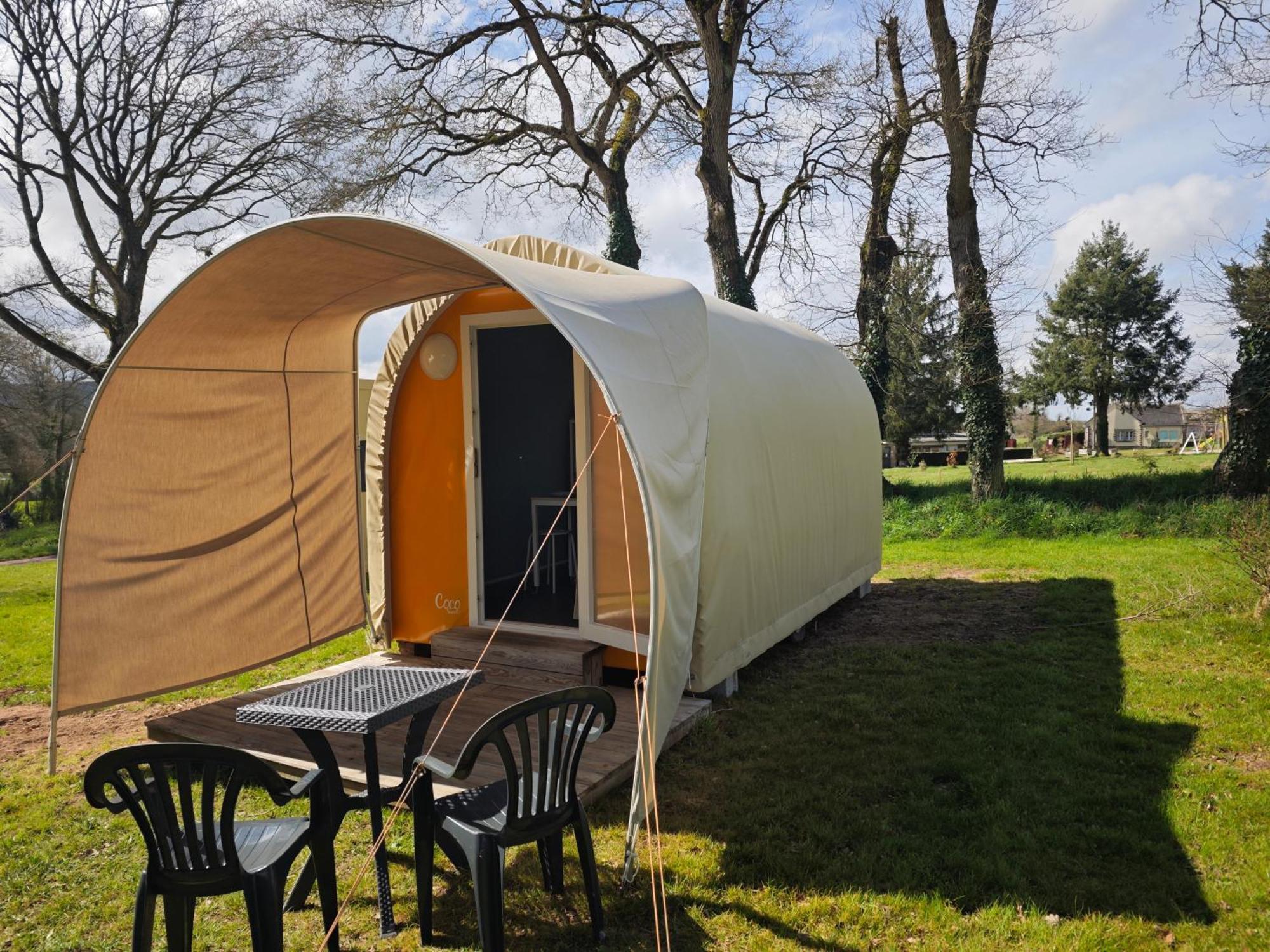 Camping Le Val Aux Fees - Broceliande Concoret Eksteriør billede